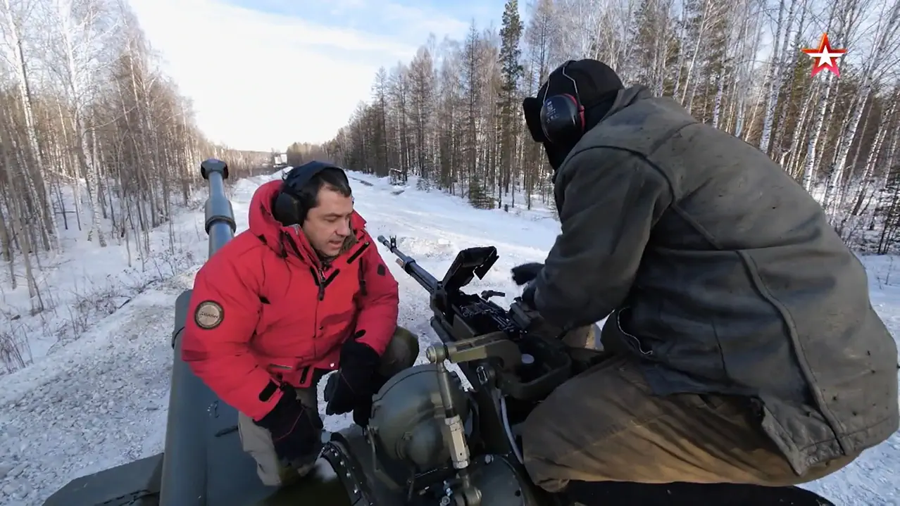 Фоновый кадр с франшизы Военная приемка. Калибр 12,7 пулемет «Корд»